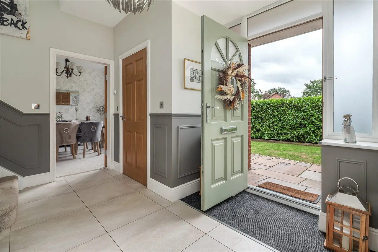 Robinson Close, Wilmslow, SK9, photo 4