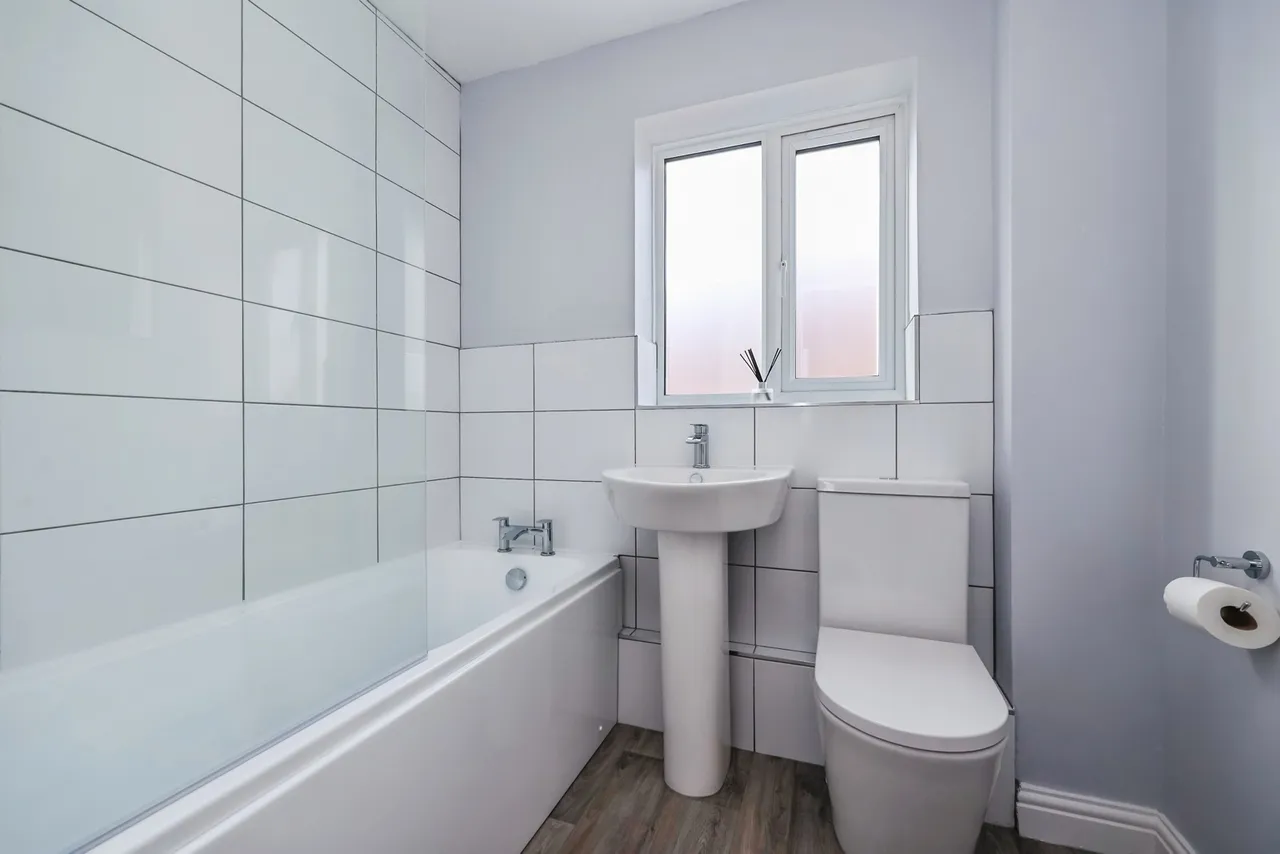 Parkgate, Hucknall, Nottingham, Nottinghamshire, NG15, photo 16