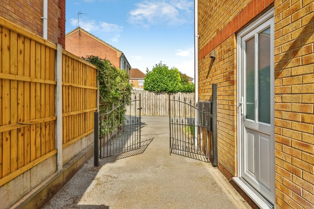 Parkgate, Hucknall, Nottingham, Nottinghamshire, NG15, photo 19