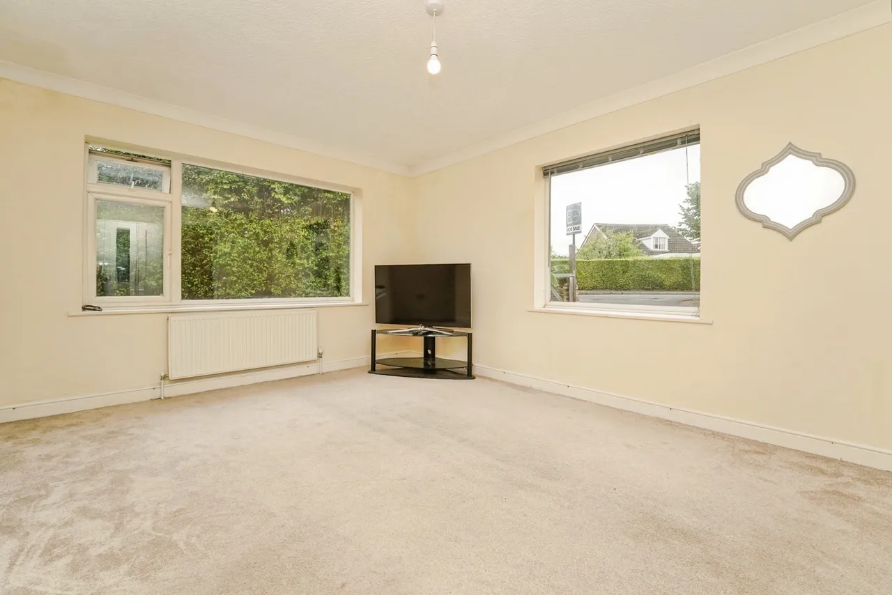 Pecked Lane, Cheltenham, GL52, photo 3