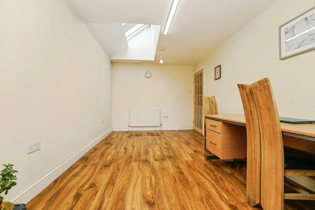 Pecked Lane, Cheltenham, GL52, photo 8