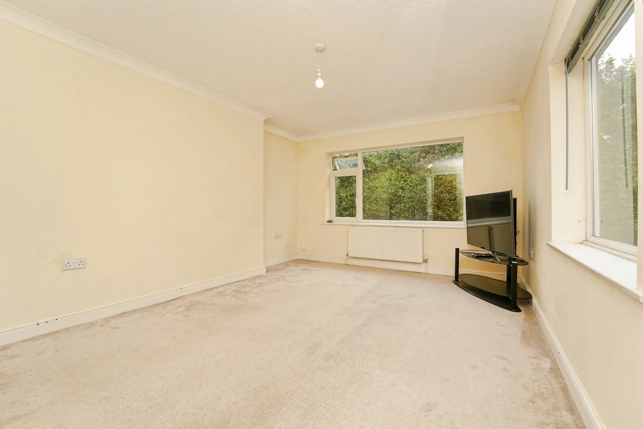 Pecked Lane, Cheltenham, GL52, photo 4