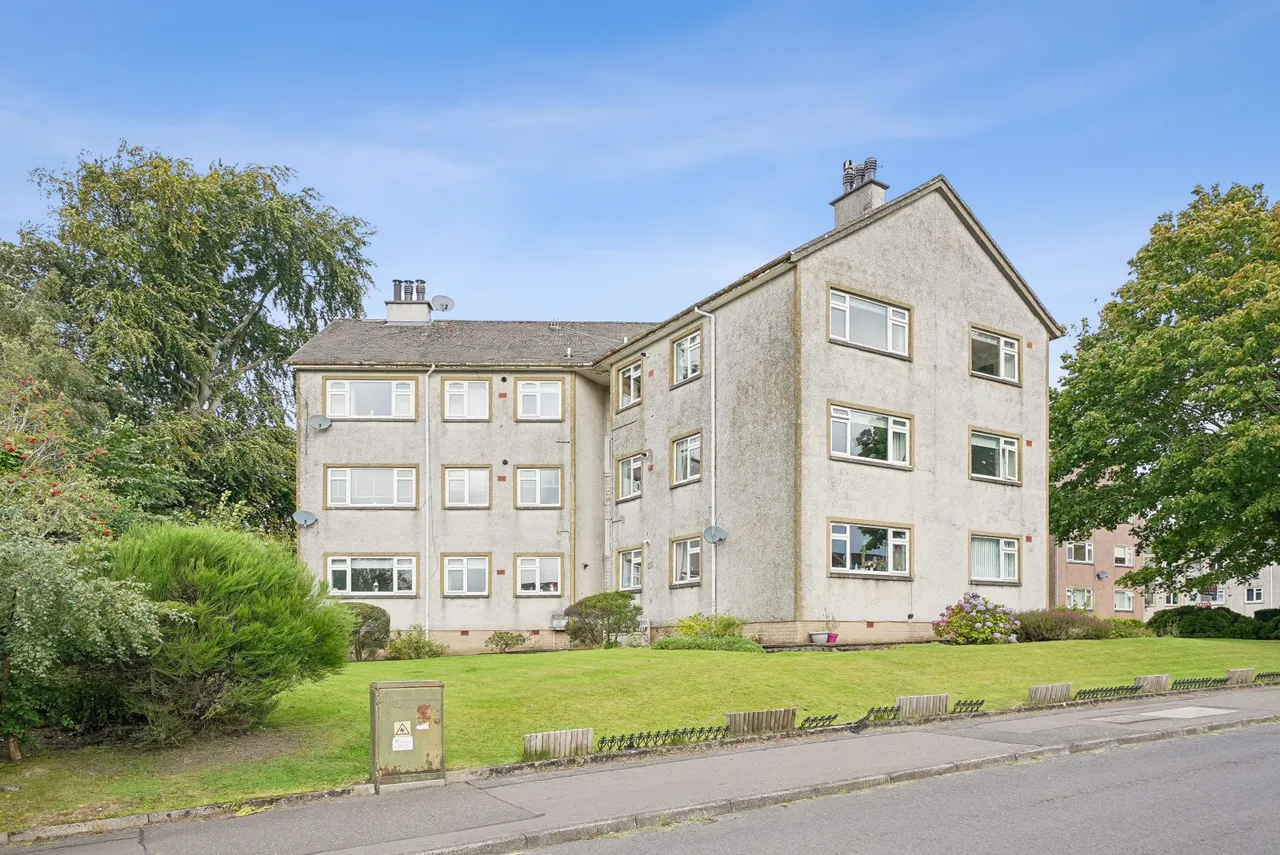 2 bed flat for sale, Alexander Avenue, Eaglesham, G76