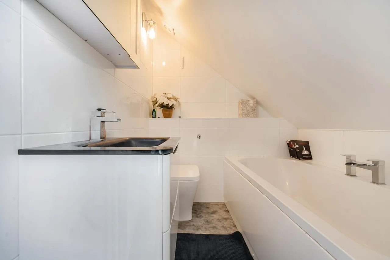West Hill, Epsom, KT19, photo 11
