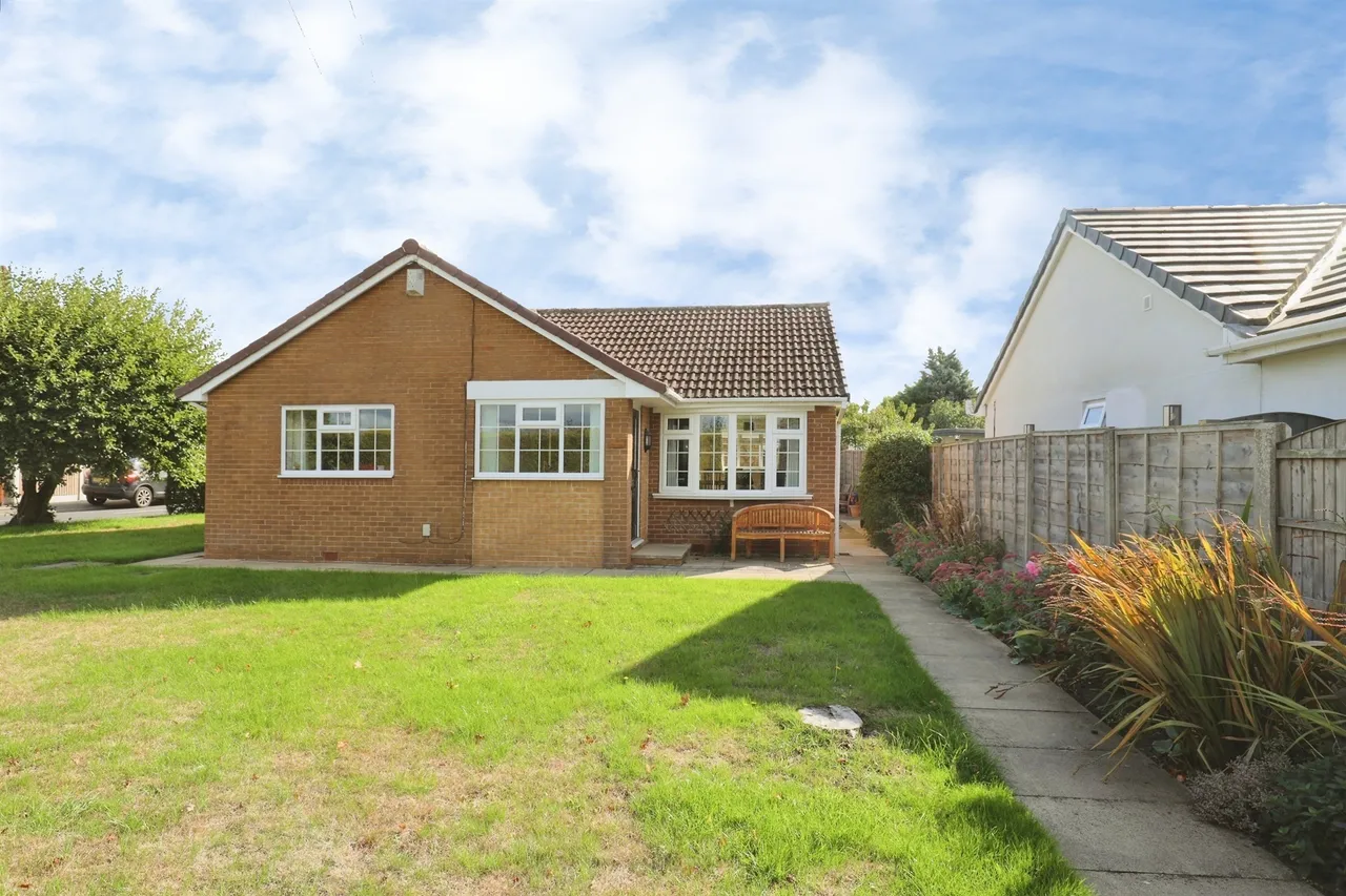 2 bed house for sale — Bar Lane, Hambleton, Selby