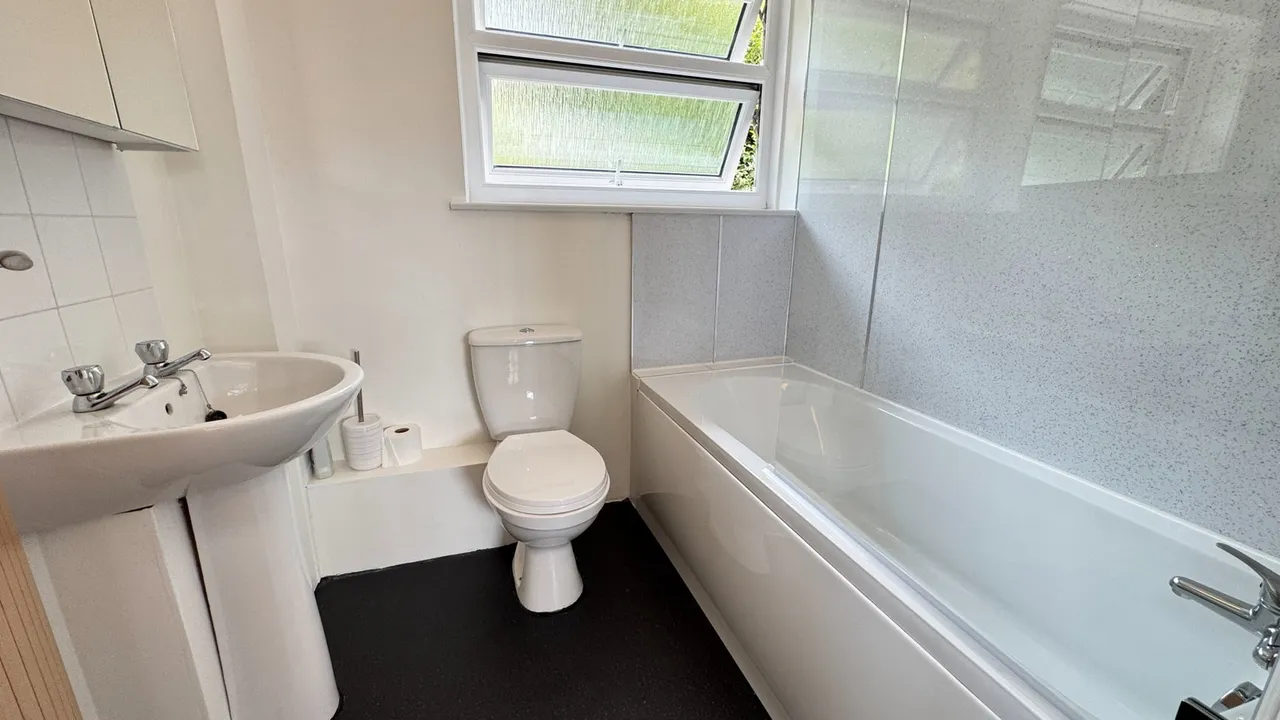 St. Andrews Close, Calstock, PL18, photo 13
