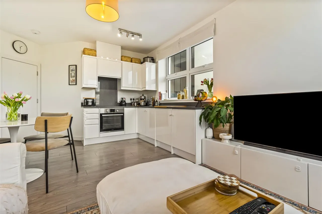 2 bed flat for sale — The Pinnacle, School Road, Hove