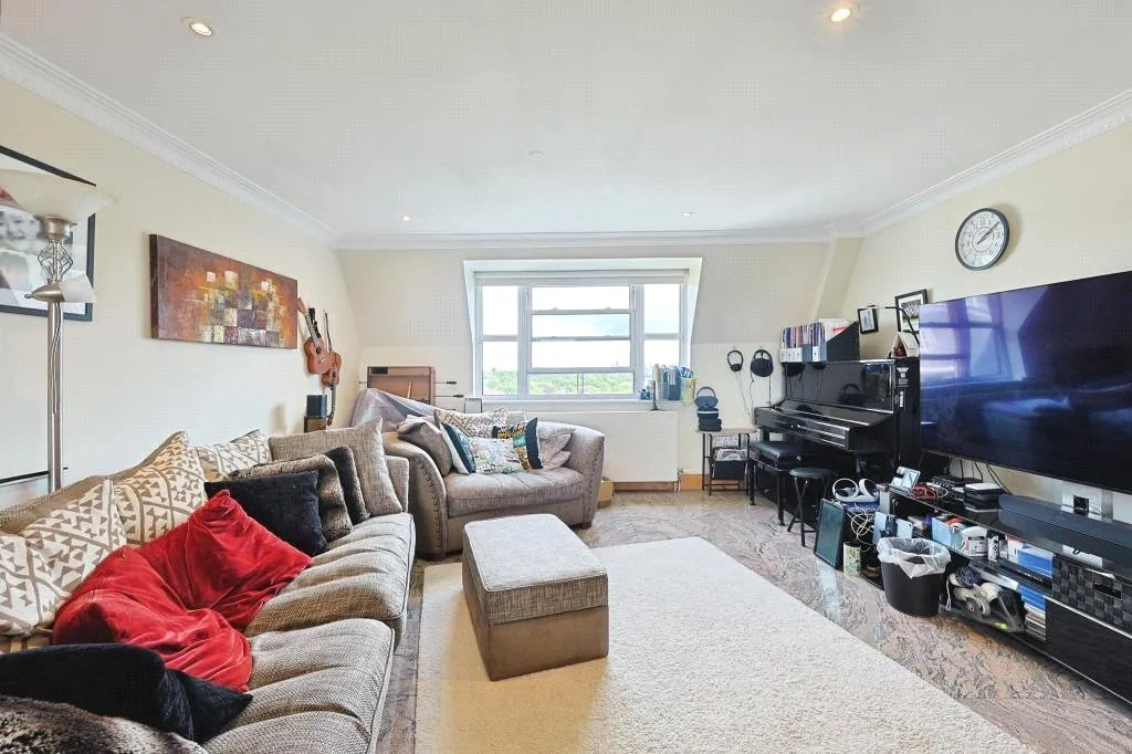Boydell Court, St John's Wood Park, NW8, photo 3