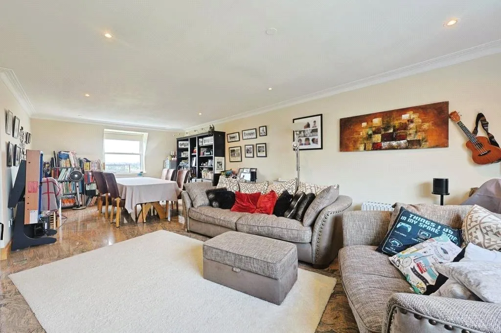 Boydell Court, St John's Wood Park, NW8, photo 2