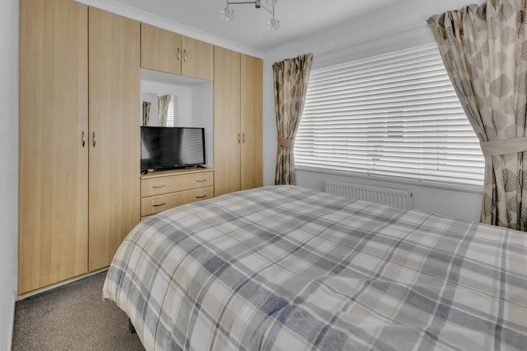 Gelder Clough, Heywood OL10 4BD, photo 8