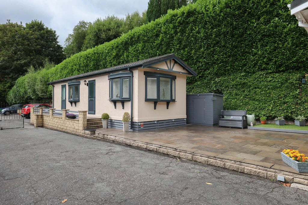 Gelder Clough, Heywood OL10 4BD, photo 12