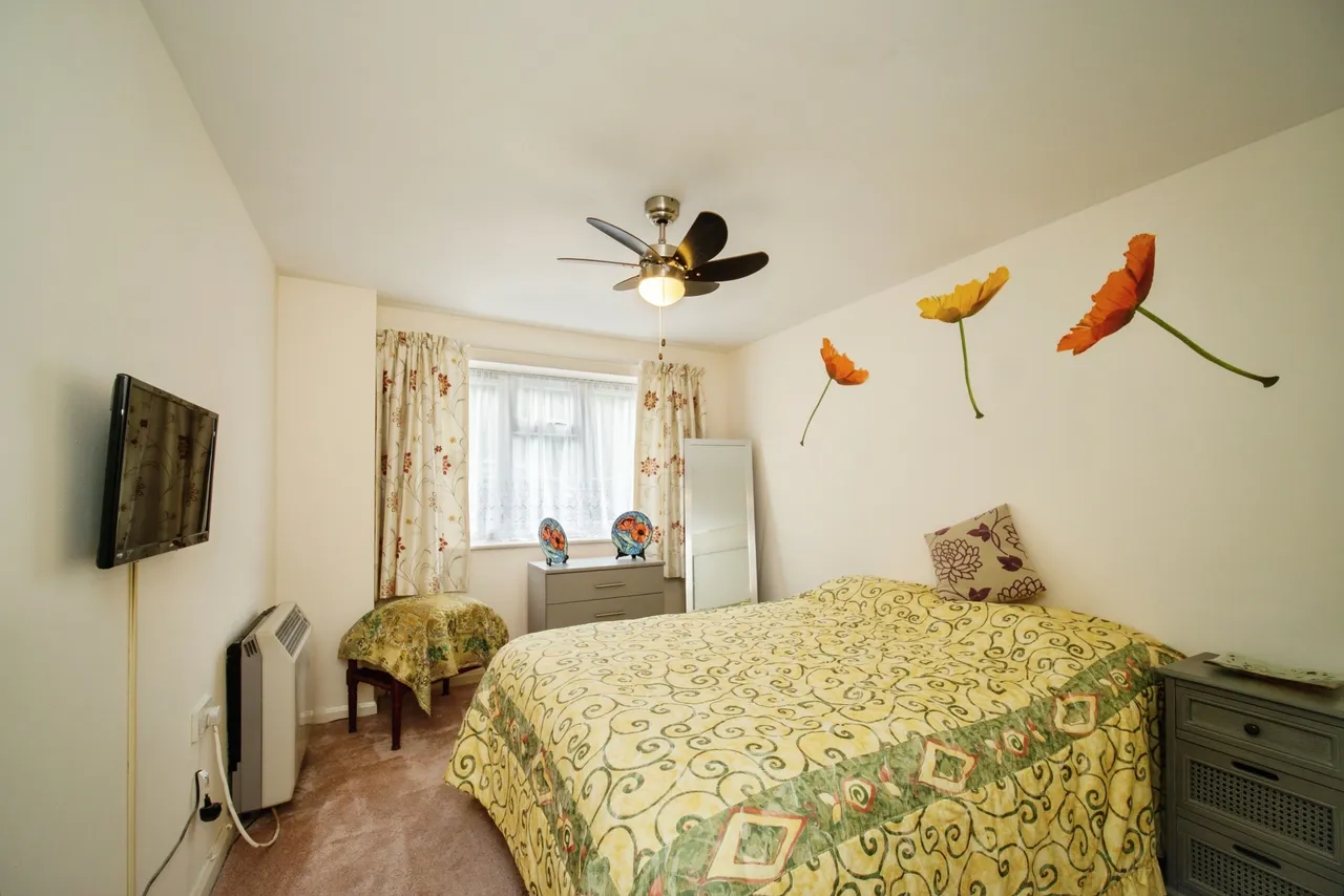 Clarence Road, Fleet, GU51, photo 17