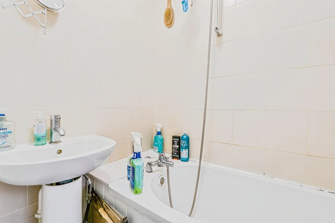 Moorland Road, Splott, CF24, photo 6
