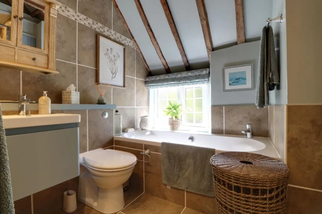 Water Lane, Woolsthorpe by Colsterworth, NG33, photo 13