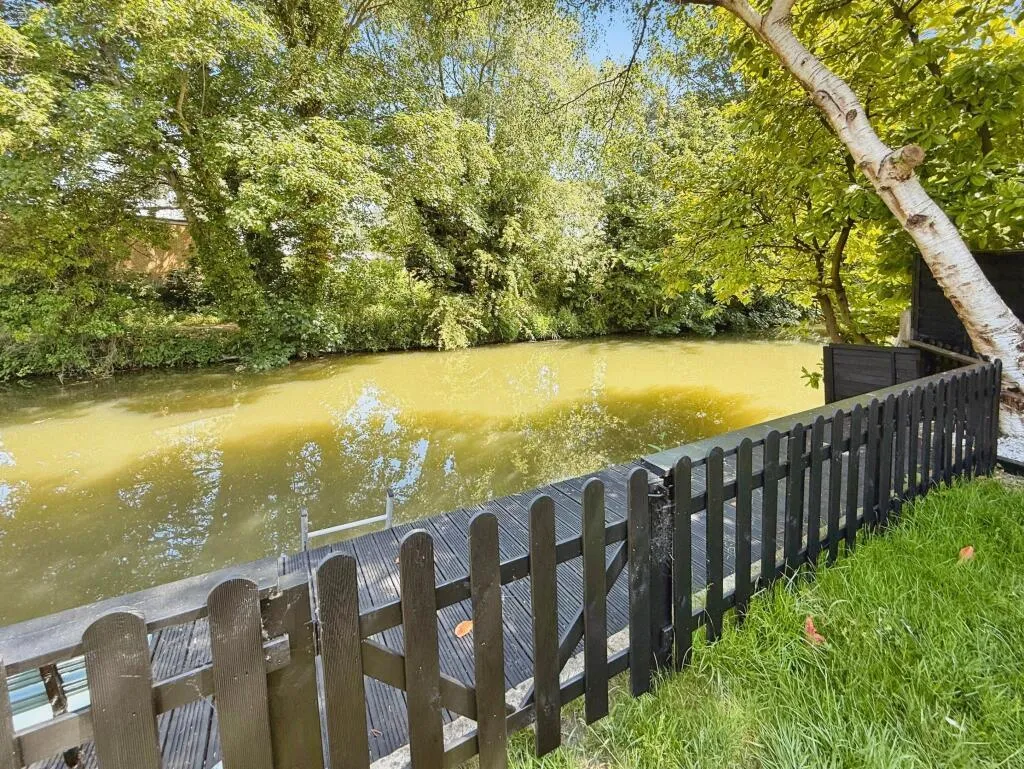High Street, Roydon, CM19, photo 12