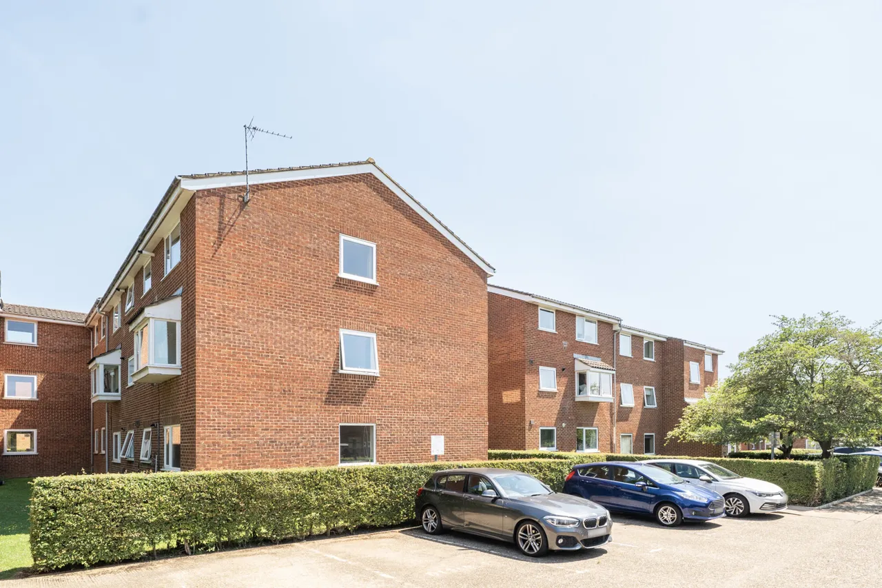 Haslam Close, Ickenham, UB10, photo 10