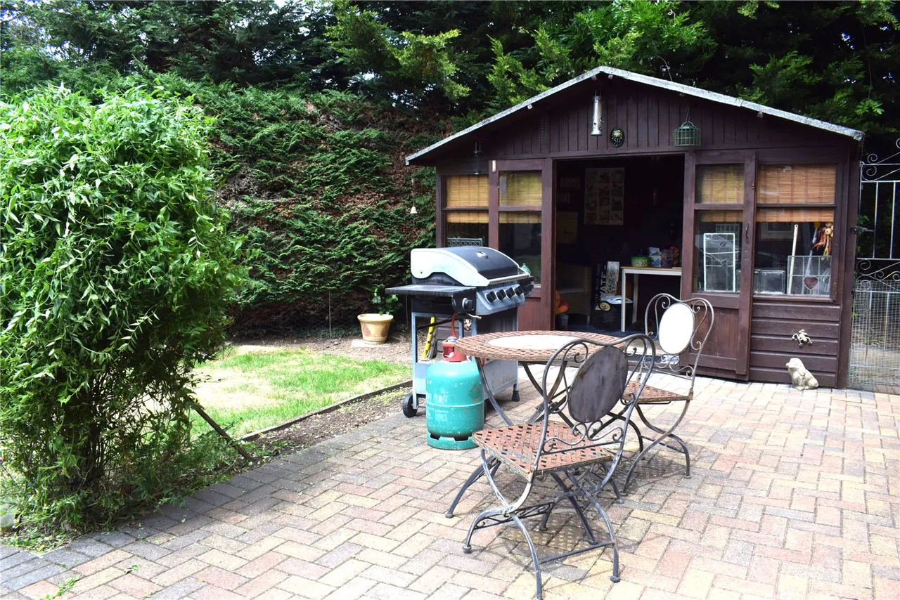 Kingsley Road, Eversley, RG27, photo 21