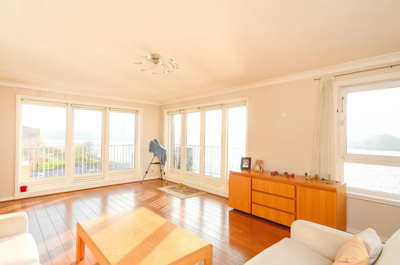 13 Artemis Court, Homer Drive, London, photo 6
