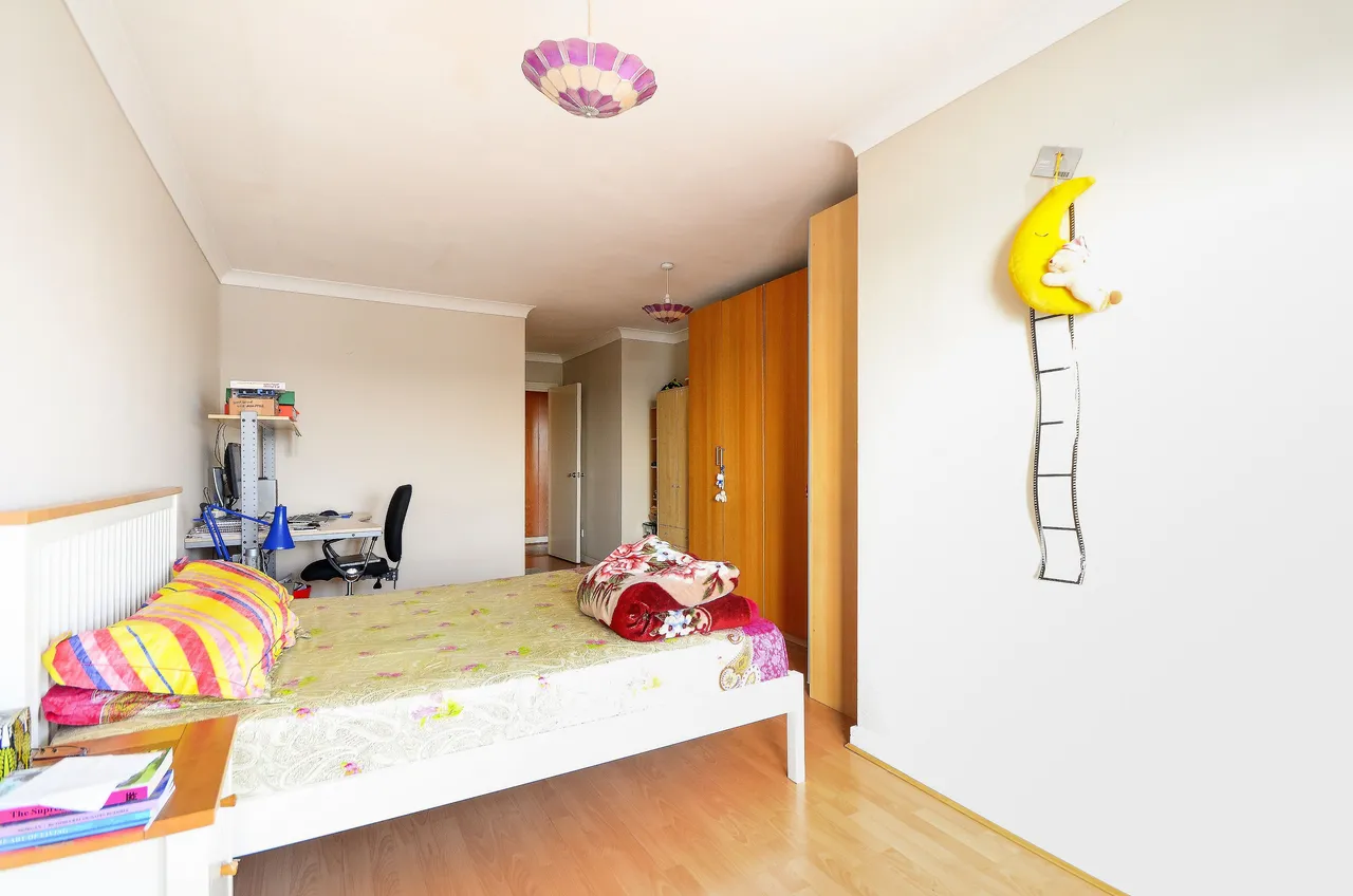 13 Artemis Court, Homer Drive, London, photo 9