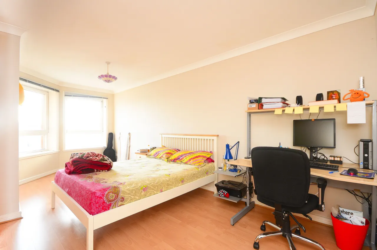 13 Artemis Court, Homer Drive, London, photo 7