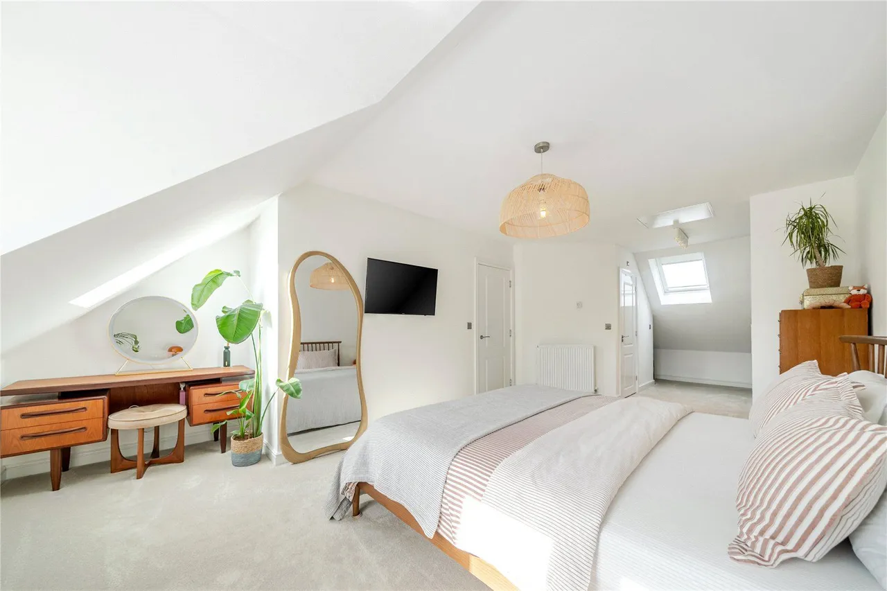Saxon Drive, Heywood, OL10, photo 3