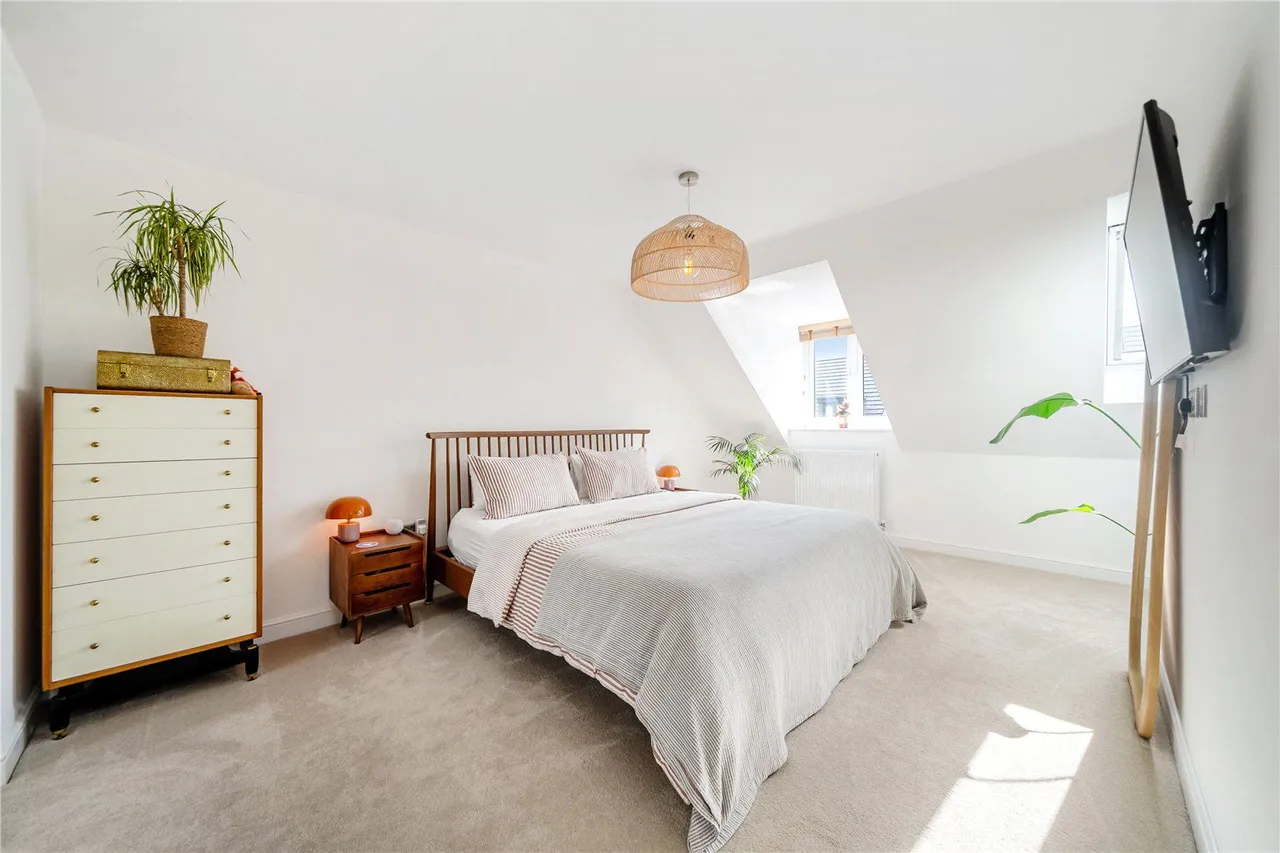 Saxon Drive, Heywood, OL10, photo 4