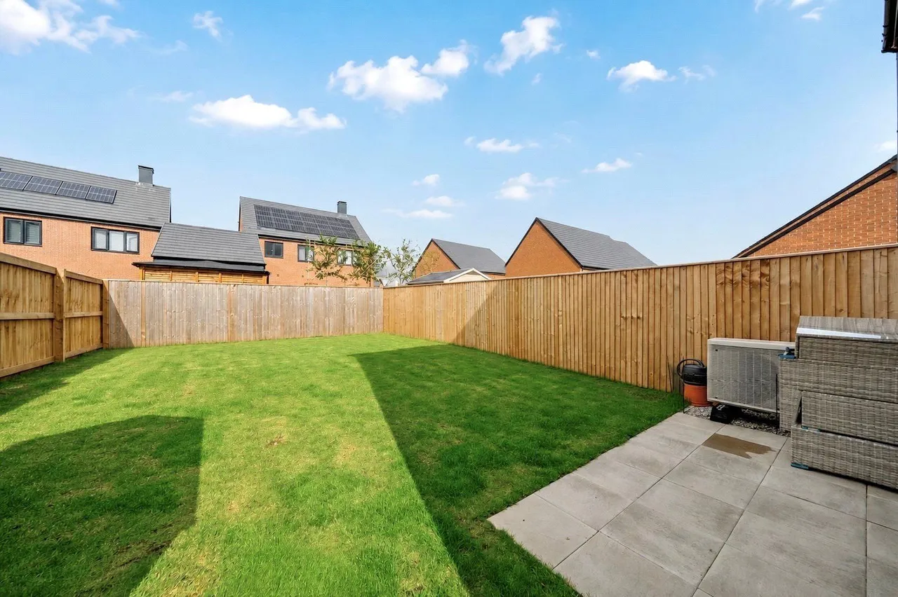 Saxon Drive, Heywood, OL10, photo 19