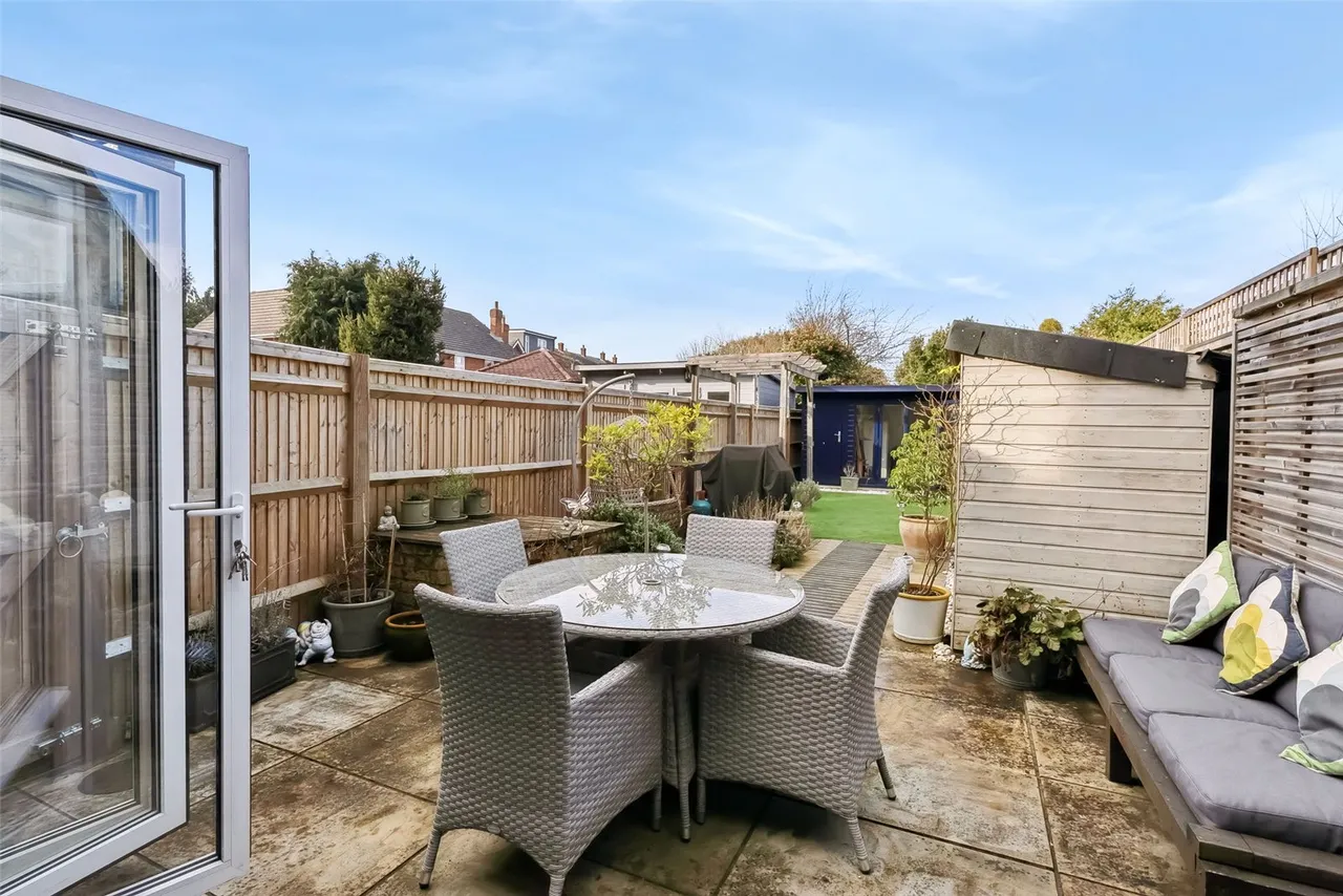 Priory Road, Hampton, TW12 2NT, photo 17