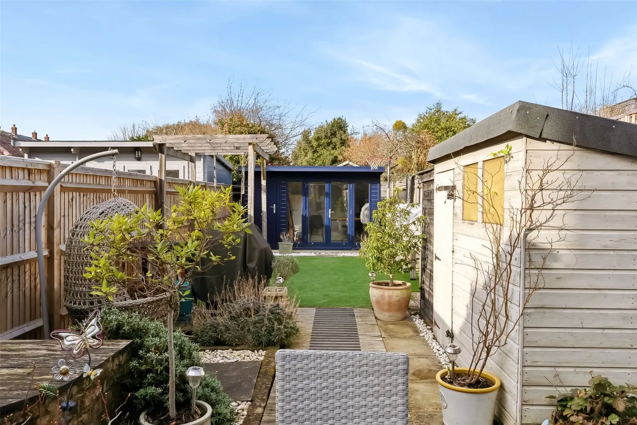 Priory Road, Hampton, TW12 2NT, photo 15