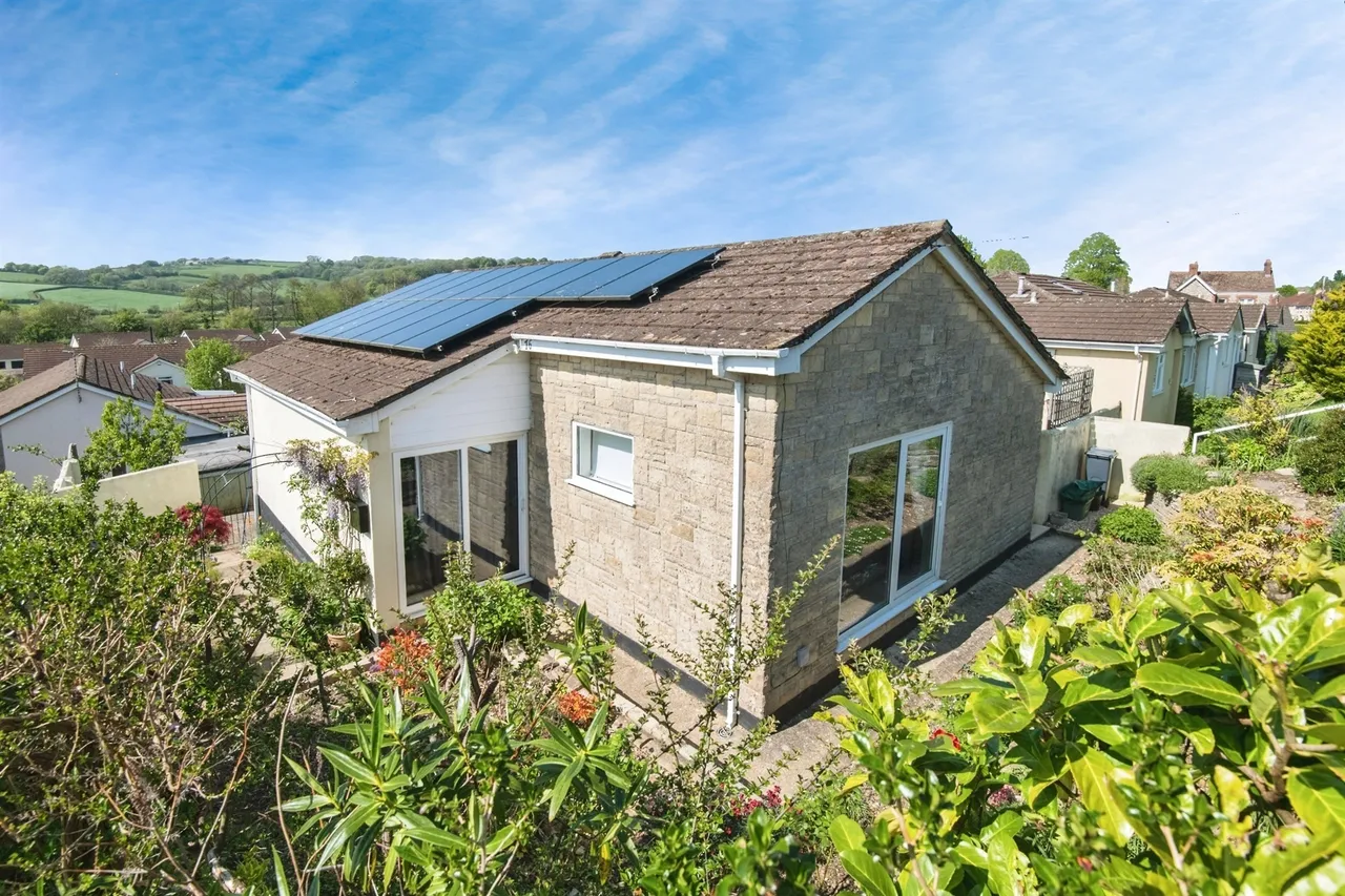 3 bed house for sale, Willhayes Park, Axminster, EX13
