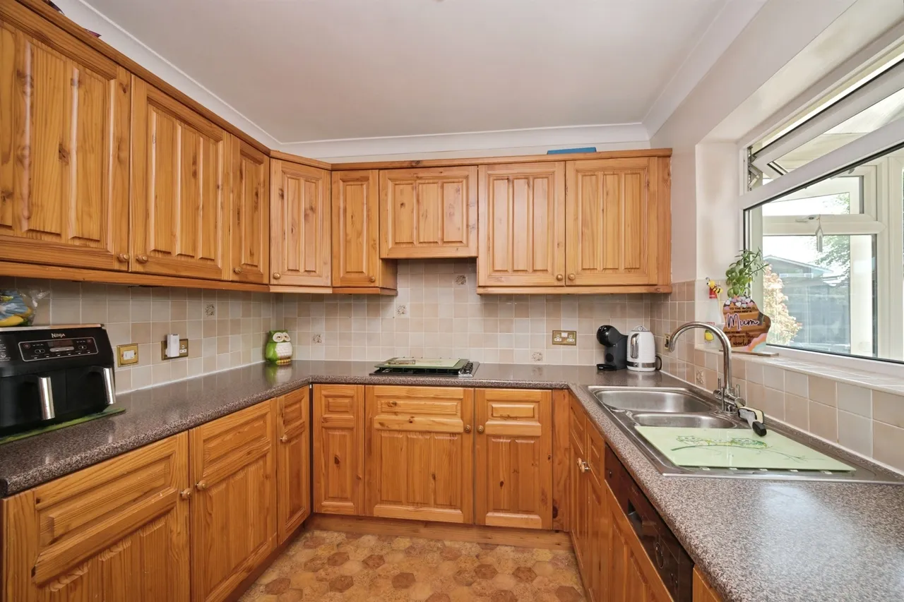 Britannia, Puckeridge, WARE, photo 6