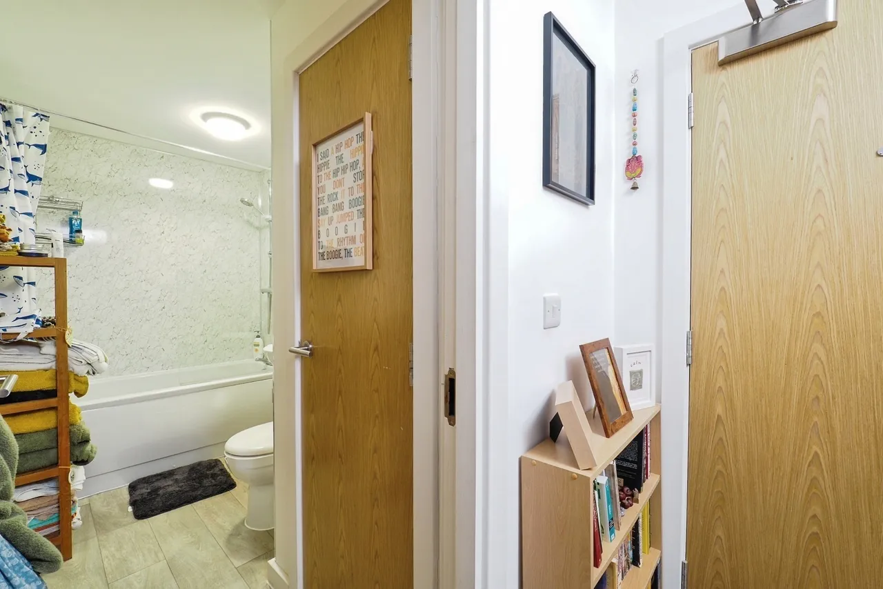 Foxhill Road East, NOTTINGHAM, Nottinghamshire, NG4, photo 7