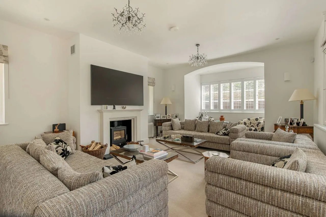 Melbourn Road, Royston, Hertfordshire, SG8 7DB, photo 4