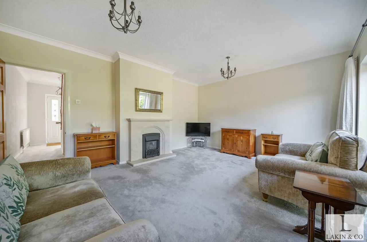 Pepys Close, Ickenham, UB10 8NL, photo 2