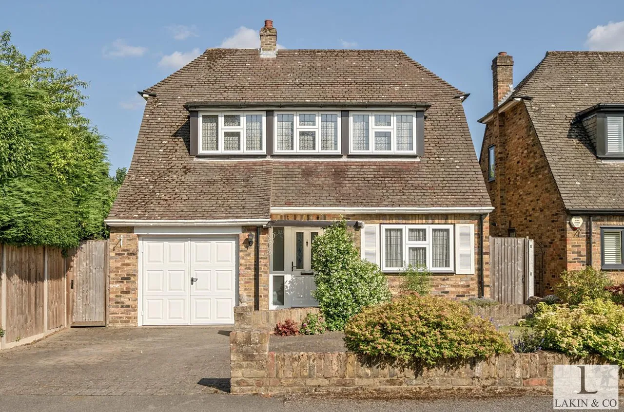3 bed house for sale — Pepys Close, Ickenham, UB10 8NL