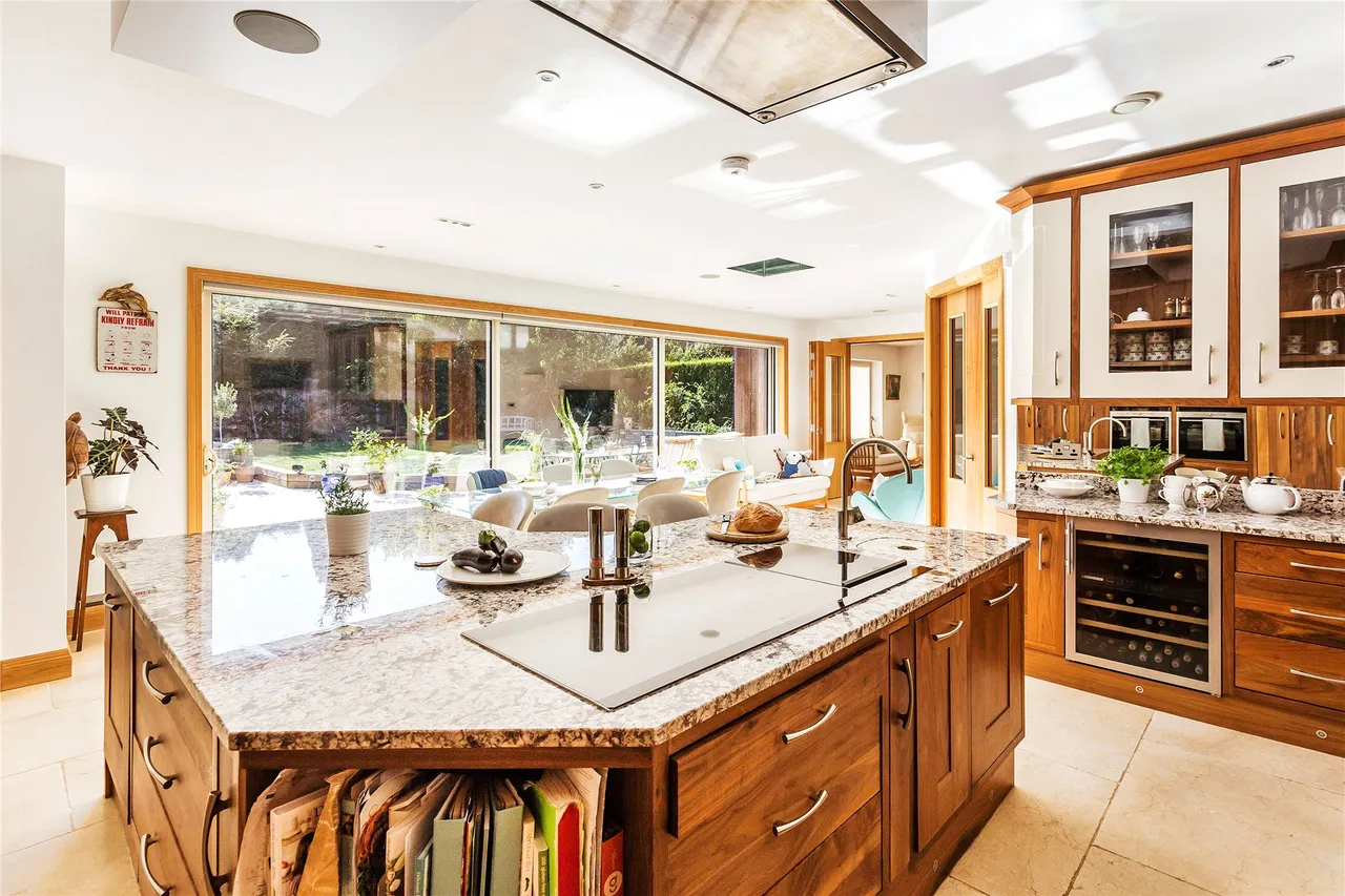 Kettlewell Close, Horsell, GU21, photo 5