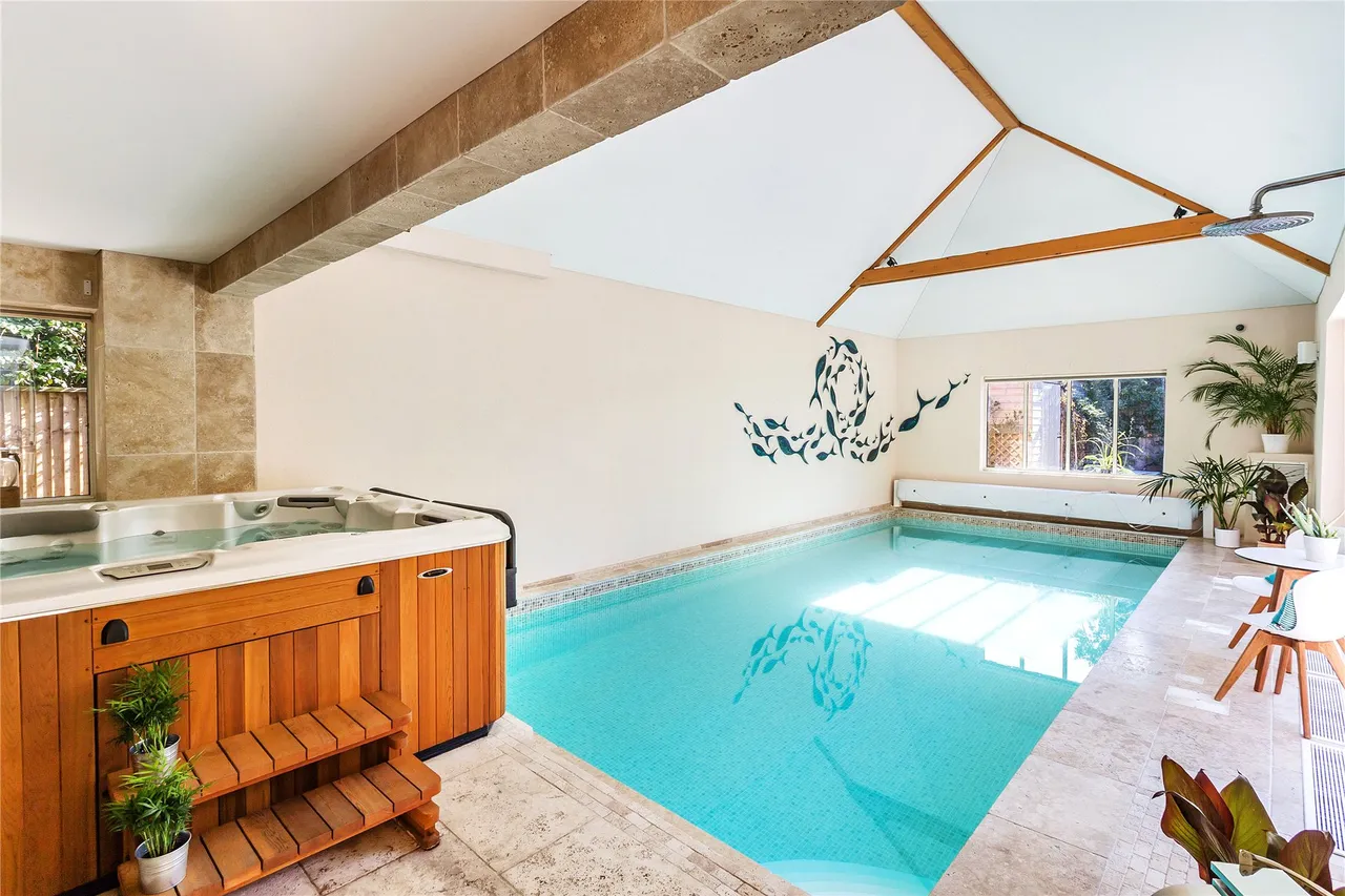 Kettlewell Close, Horsell, GU21, photo 13