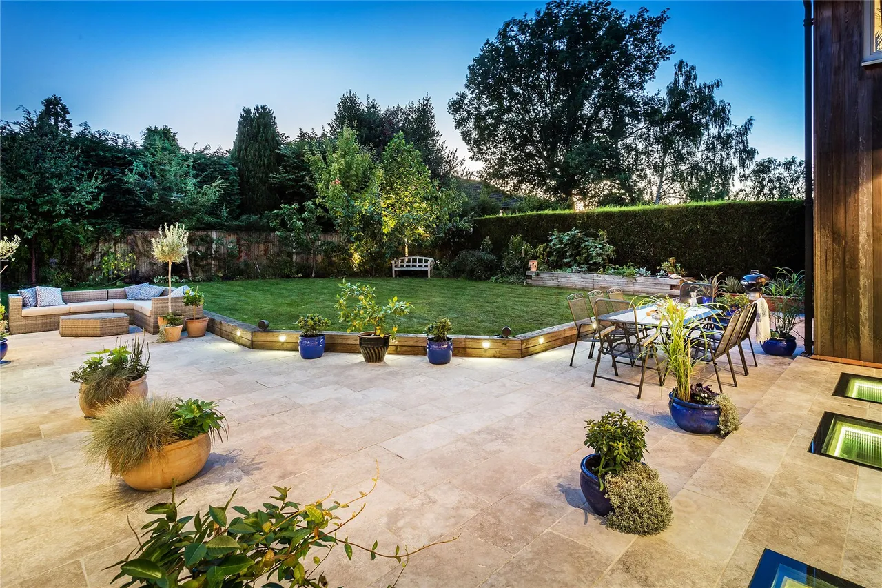 Kettlewell Close, Horsell, GU21, photo 33