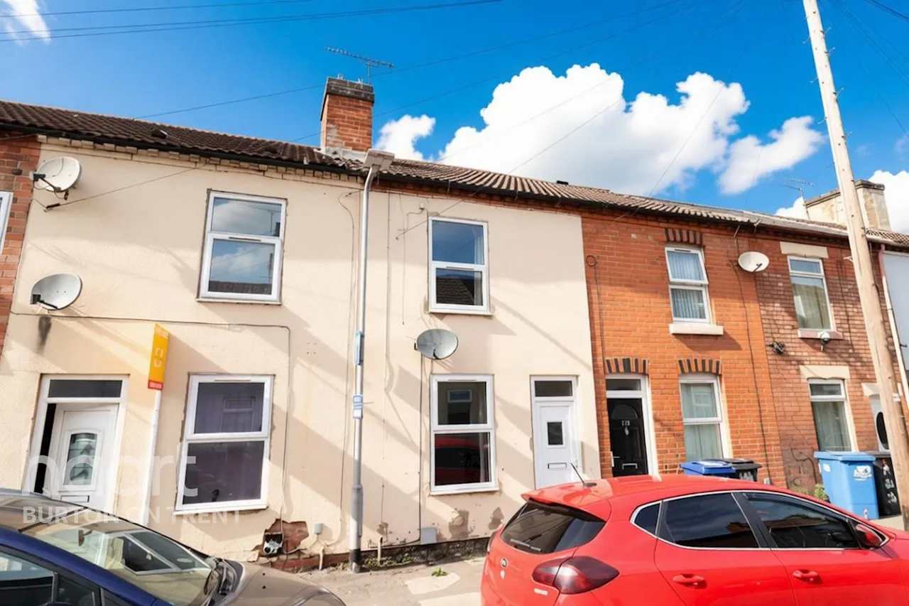 3 bed house for sale, Broadway Street, Burton-On-Trent, DE14