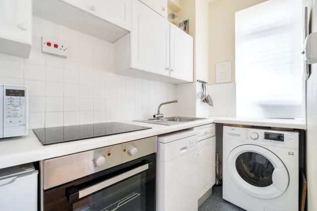 Prince Albert Road, London, NW8, photo 6