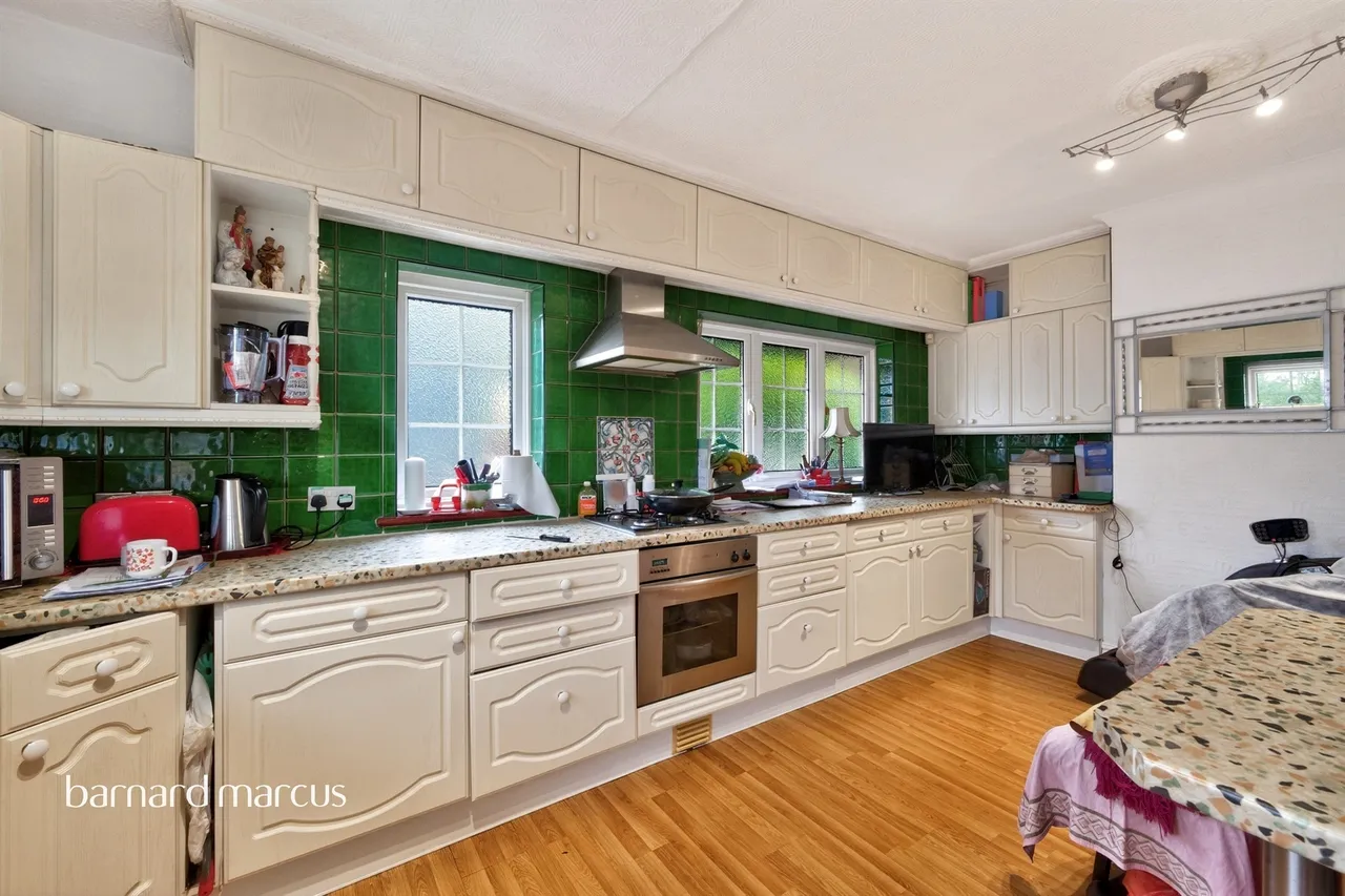 Upper Richmond Road West, Richmond, photo 6