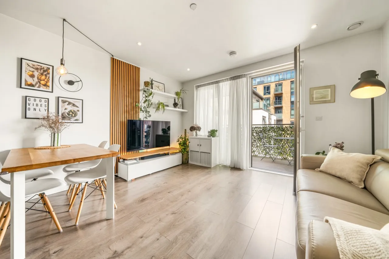 1 bed flat for sale — Meridian House, Battersea Reach
