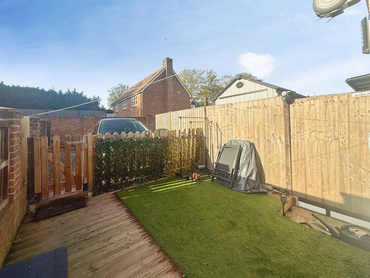 High Street, Crowthorne, RG45, photo 13