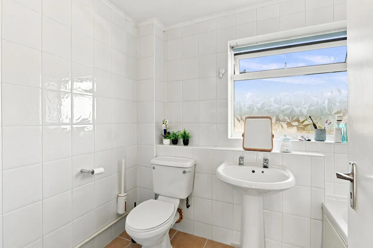Worplesdon Rd, Stoughton, GU2, photo 12