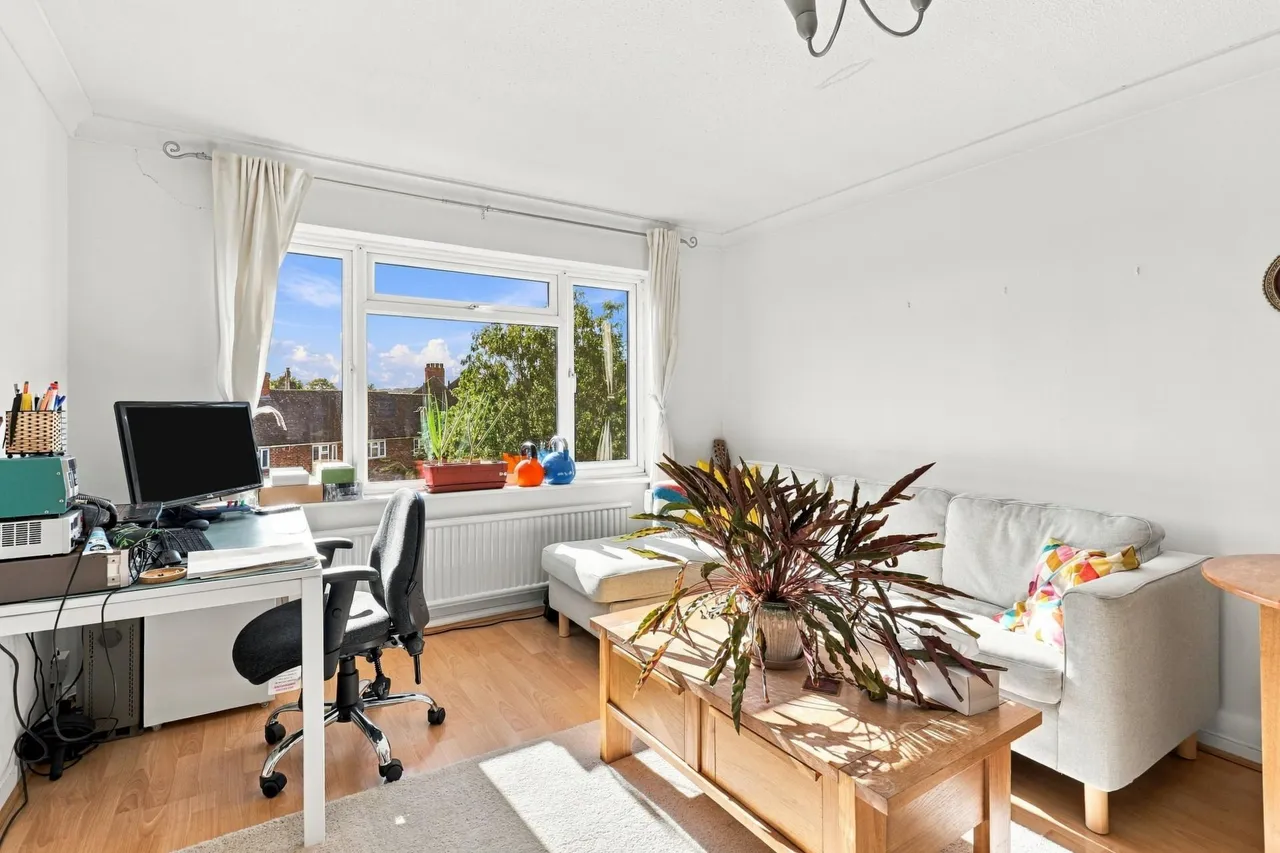 Worplesdon Rd, Stoughton, GU2, photo 4