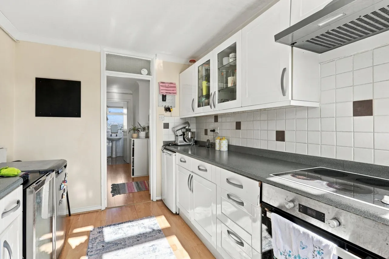 Worplesdon Rd, Stoughton, GU2, photo 6