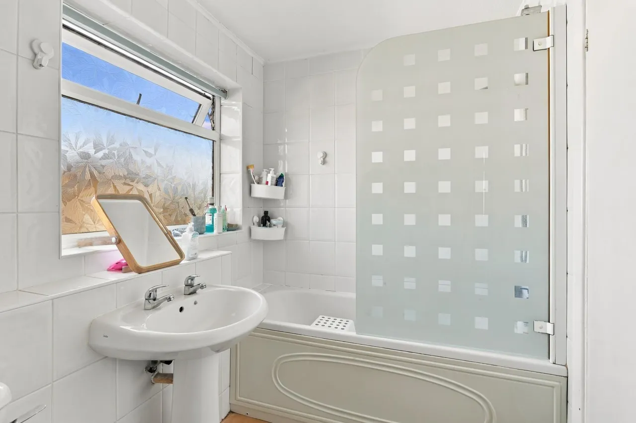Worplesdon Rd, Stoughton, GU2, photo 11
