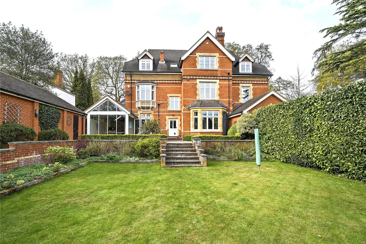 Crawley Ridge, Camberley, Surrey, GU15 2AN, photo 15