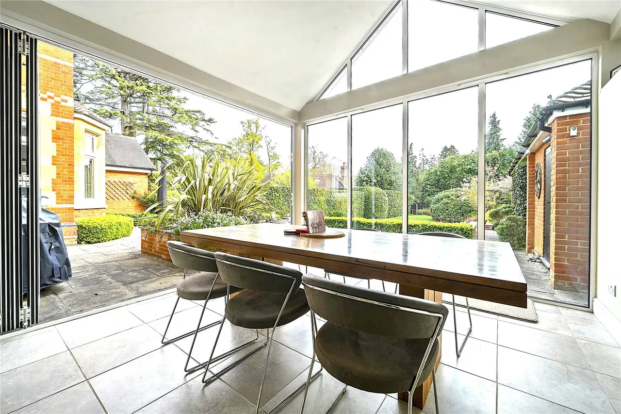 Crawley Ridge, Camberley, Surrey, GU15 2AN, photo 8