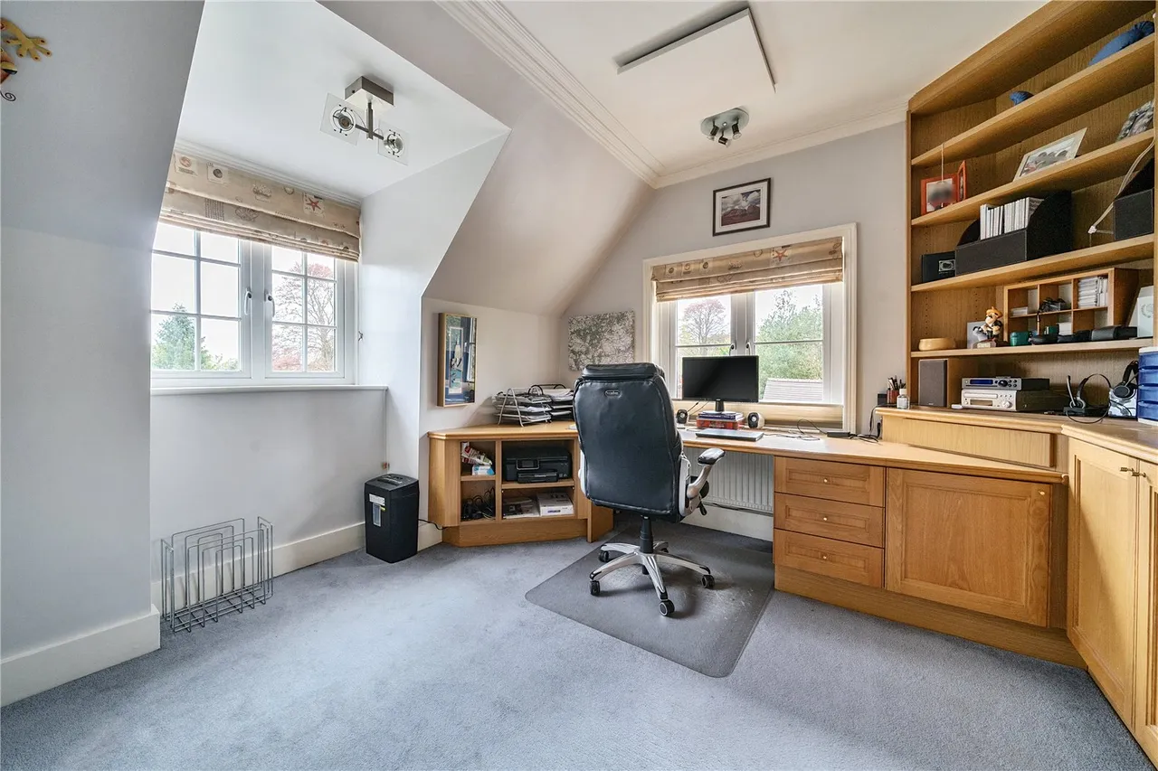 Crawley Ridge, Camberley, Surrey, GU15 2AN, photo 14
